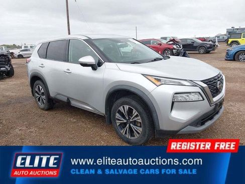 Used 2021 Nissan Rogue SV image 2