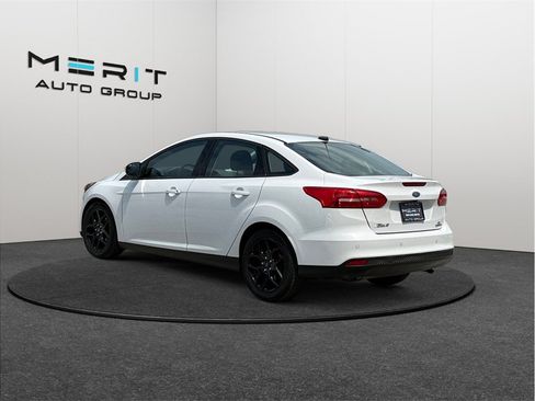 Used 2016 Ford Focus SE w/ Equipment Group 201A FWD image 7