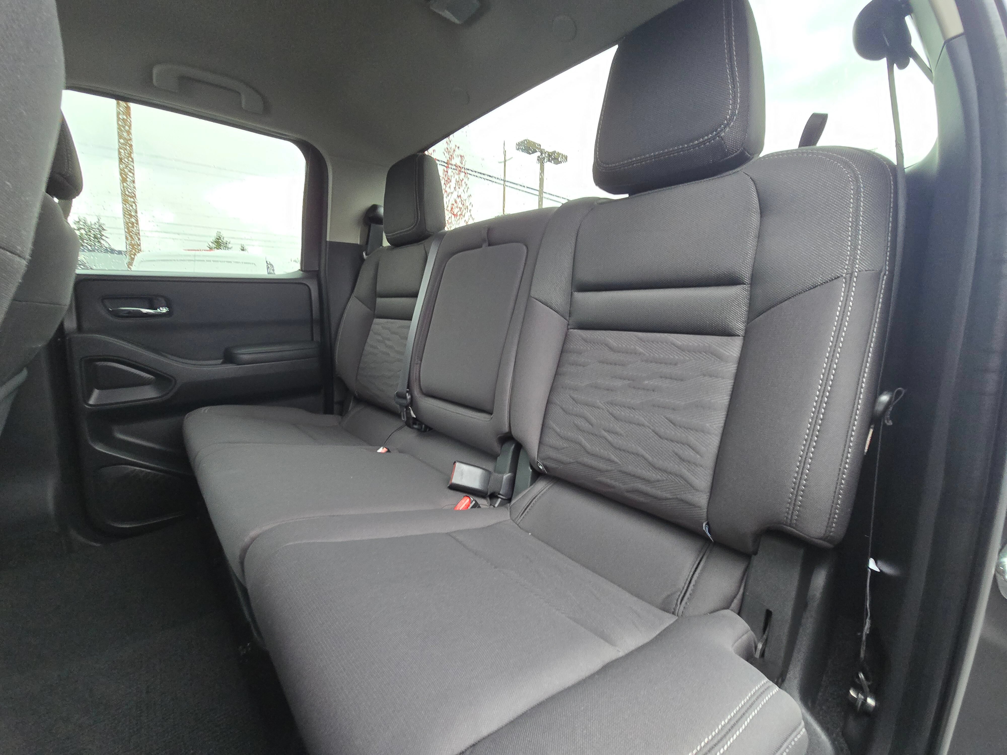 Used 2022 Nissan Frontier SV AWD/4WD image 17