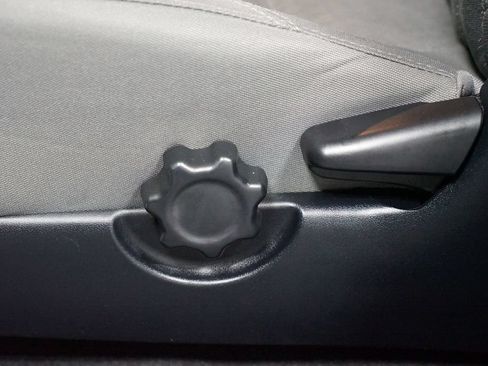 Certified 2022 Toyota Tacoma SR AWD/4WD image 30
