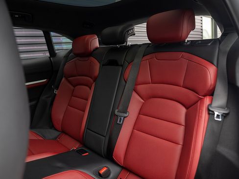 Certified 2023 Porsche Taycan GTS image 21