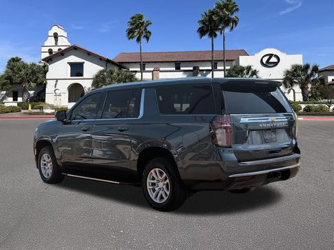 Used 2021 Chevrolet Suburban LT RWD image 4