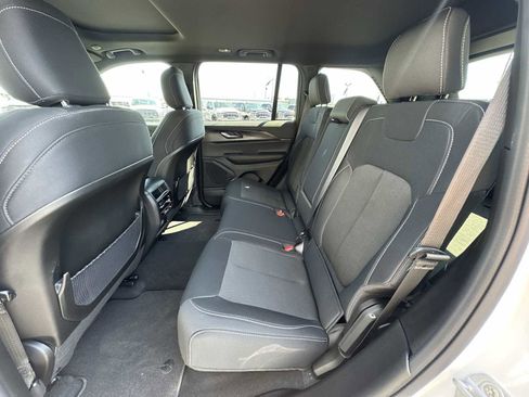 New 2025 Jeep Grand Cherokee Laredo X image 23