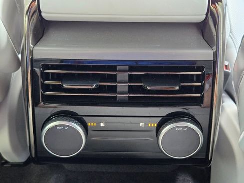 Certified 2025 Land Rover Range Rover Sport SE image 18