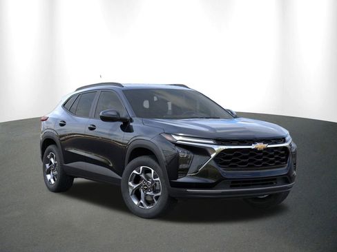 New 2026 Chevrolet Trax LT w/ Driver Confidence Package FWD image 10