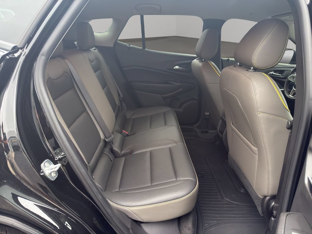 Used 2025 Chevrolet Trax ACTIV w/ Driver Confidence Package FWD image 17