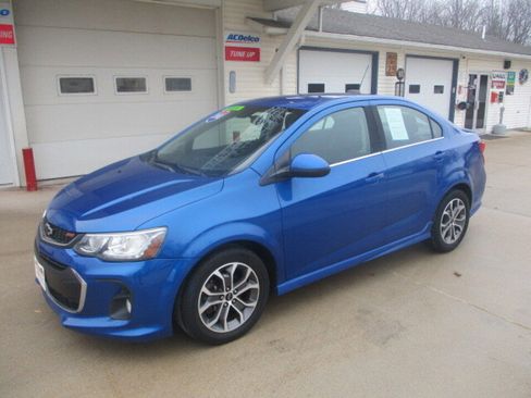 Used 2018 Chevrolet Sonic LT w/ Convenience Package image 11