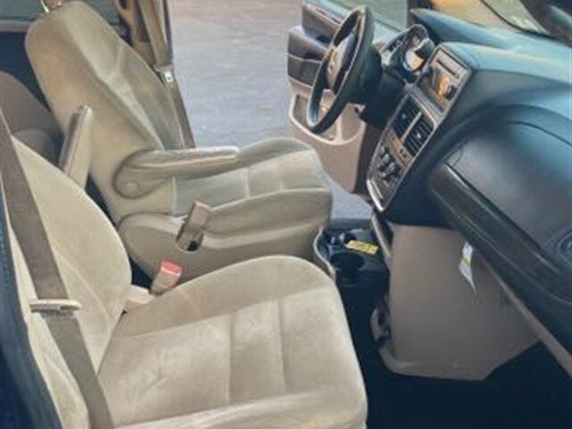 Used 2016 Dodge Grand Caravan SE w/ Quick Order Package 29E SE FWD image 14