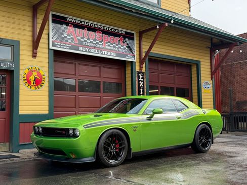 Used 2011 Dodge Challenger R/T RWD image 7