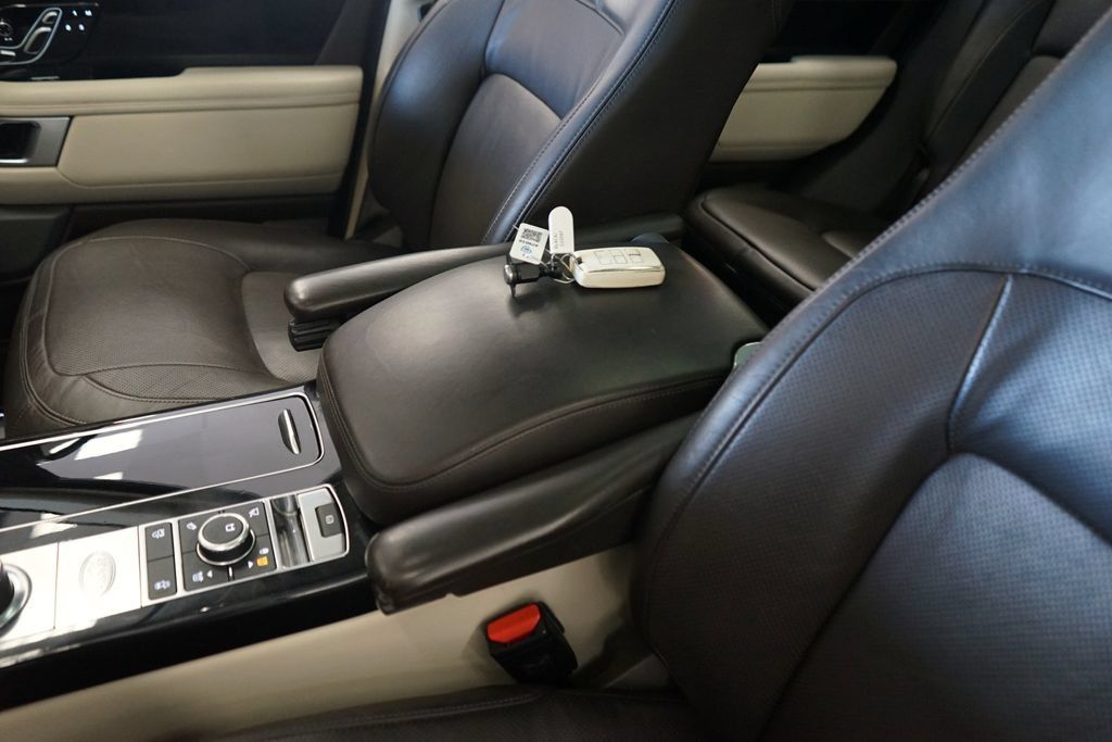 Used 2019 Land Rover Range Rover HSE AWD/4WD image 31