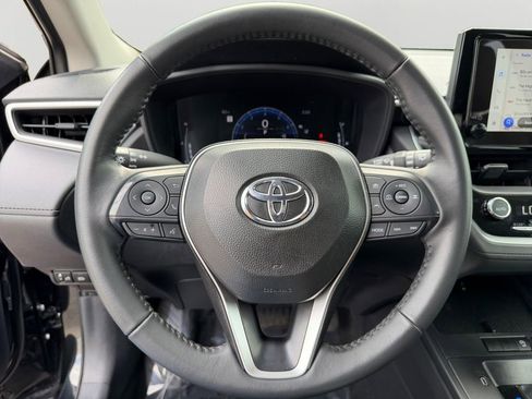 Used 2026 Toyota Corolla Cross LE w/ Moonroof Package FWD image 19