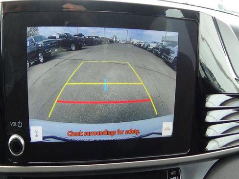 Used 2025 Toyota Camry LE image 24