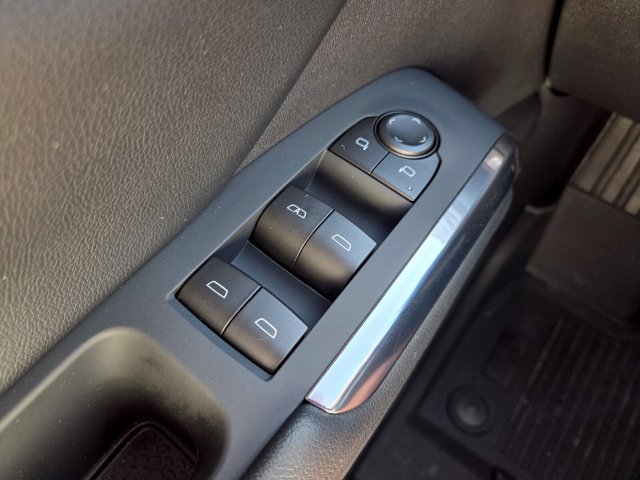 Used 2026 Chevrolet Traverse LT w/ Driver Confidence Package FWD image 23