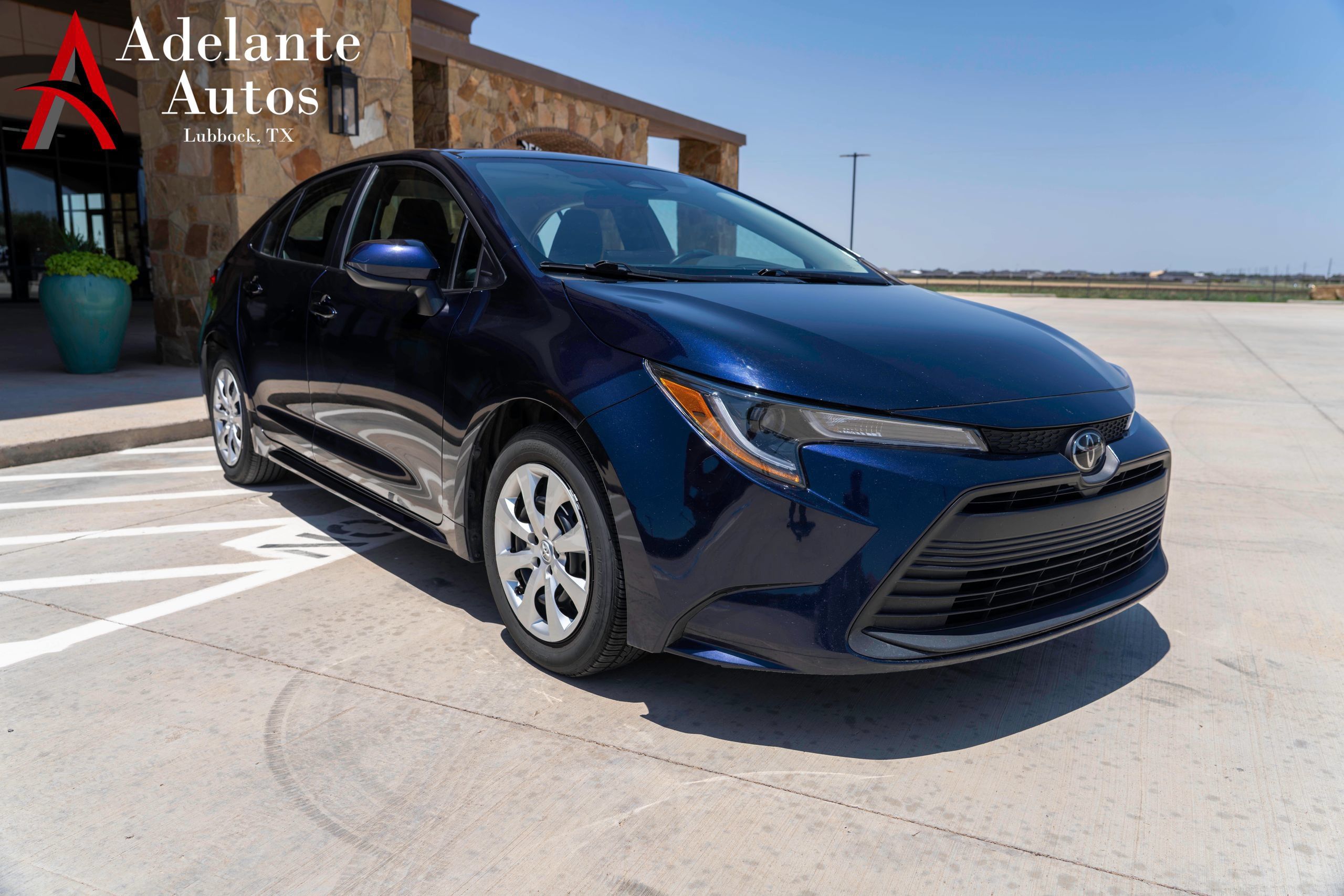Used 2025 Toyota Corolla LE FWD image 4