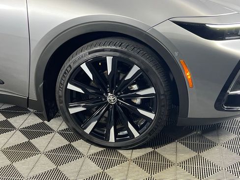 Used 2025 Toyota Crown Platinum image 14