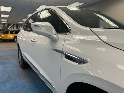 Certified 2024 Buick Enclave Premium image 4