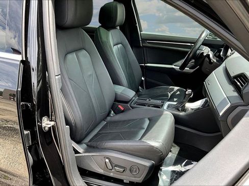 Used 2021 Audi Q3 2.0T Premium w/ Convenience Package AWD/4WD image 31