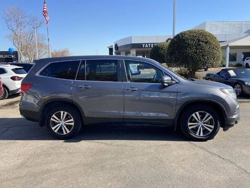 Used 2018 Honda Pilot EX image 2