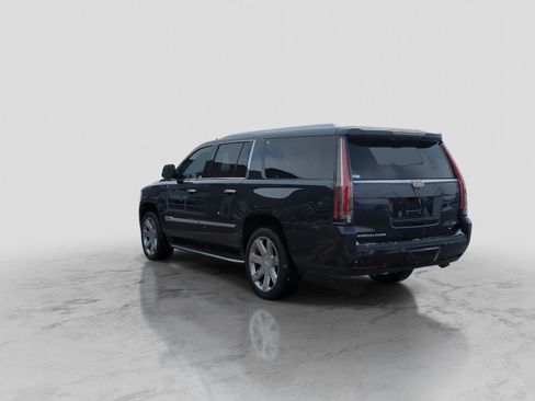 Used 2019 Cadillac Escalade ESV Luxury image 5