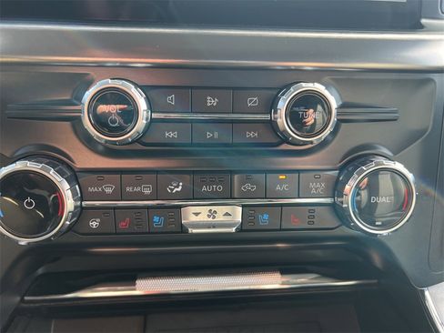 Certified 2022 Ford F150 Lariat w/ Equipment Group 502A High image 25