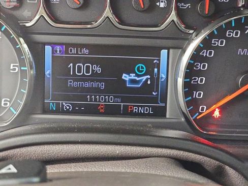 Used 2017 Chevrolet Suburban LT image 28