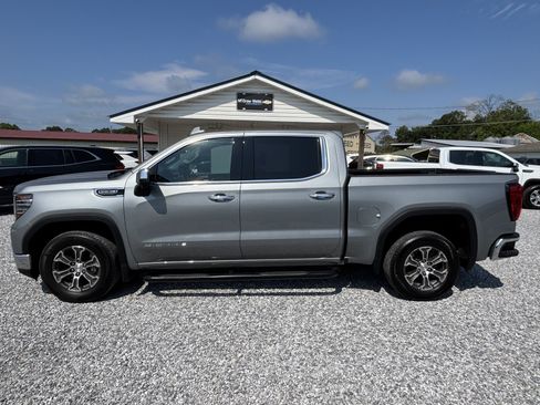 Used 2025 GMC Sierra 1500 SLT RWD image 2