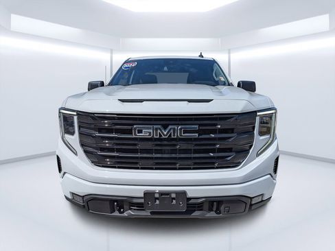 Used 2024 GMC Sierra 1500 Elevation w/ LPO, Elevation Black Package AWD/4WD image 8