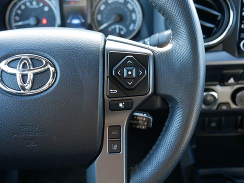 Used 2023 Toyota Tacoma TRD Off-Road image 30