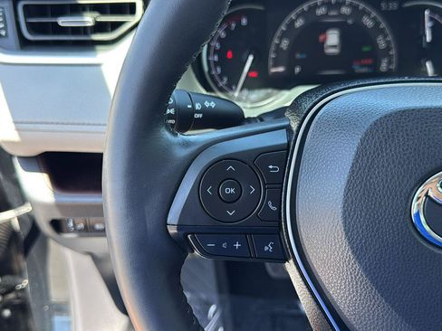 Used 2019 Toyota RAV4 Limited image 10