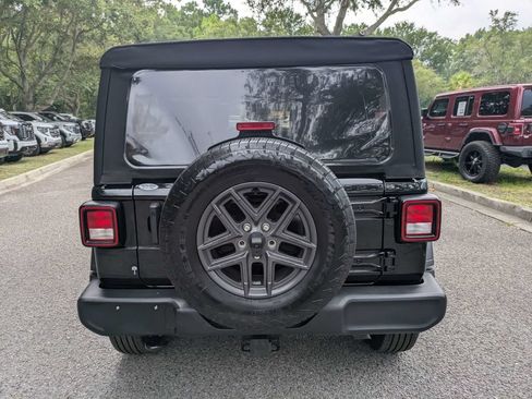 Used 2024 Jeep Wrangler Unlimited Sport AWD/4WD image 5