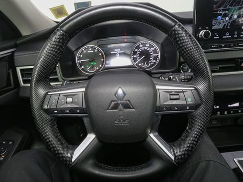 Used 2024 Mitsubishi Outlander SE AWD/4WD image 29