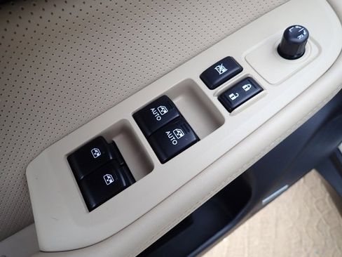 Used 2017 Subaru Outback 2.5i Limited image 17