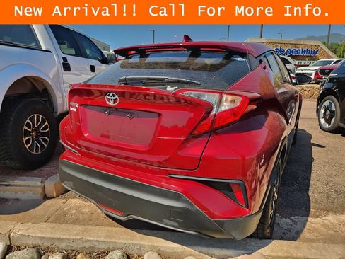 Used 2018 Toyota C-HR XLE FWD image 10
