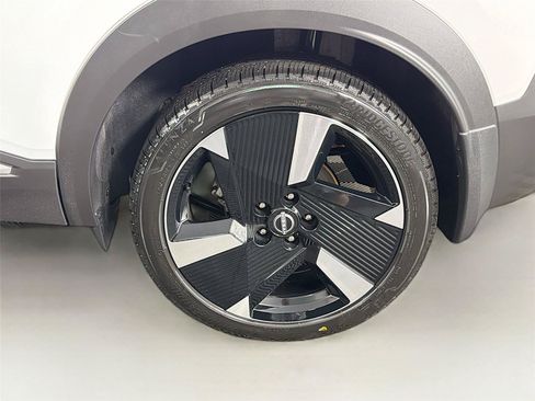 Used 2025 Nissan Kicks SR w/ SR Premium Package AWD/4WD image 35