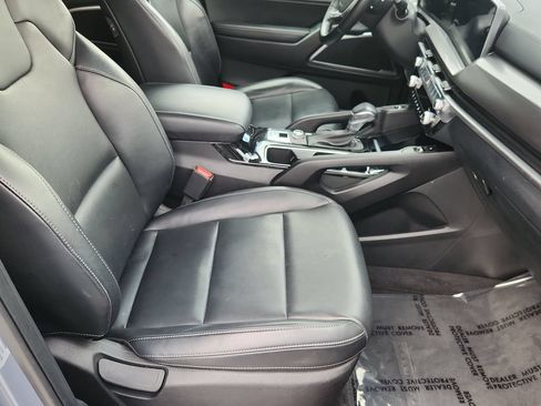Used 2025 Kia Telluride S AWD/4WD image 17