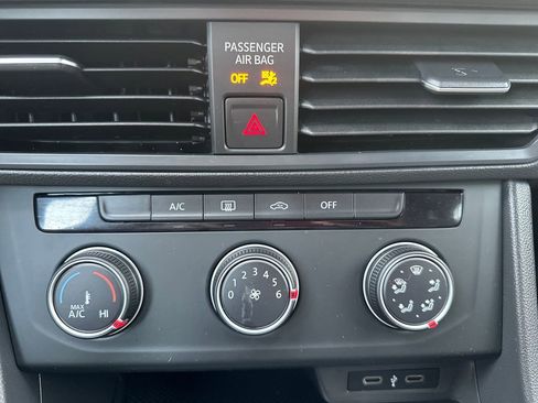 Certified 2023 Volkswagen Jetta Sport image 11