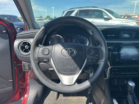 Used 2019 Toyota Corolla LE FWD image 19