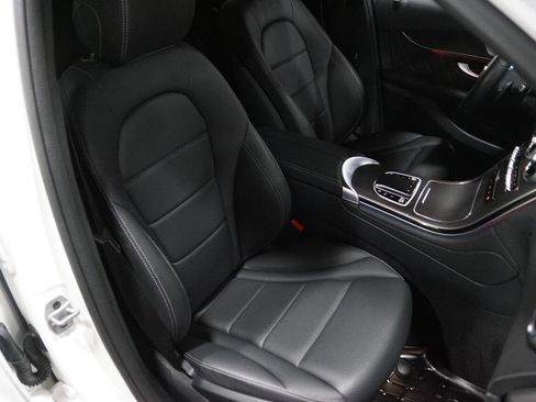 Used 2022 Mercedes-Benz GLC 300 4MATIC image 36