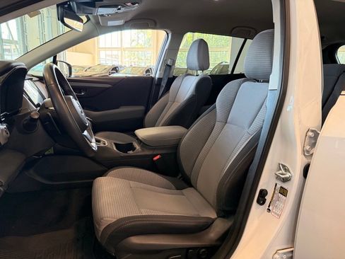 Certified 2025 Subaru Outback Premium AWD/4WD image 9