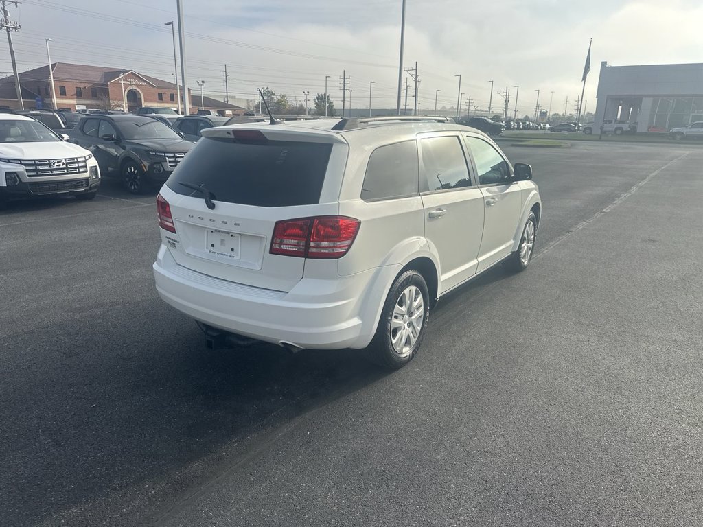 Used 2017 Dodge Journey SE w/ Flexible Seating Group FWD image 8