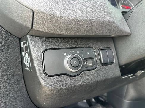 Used 2024 Mercedes-Benz Sprinter 2500 w/ Acoustic Package image 18