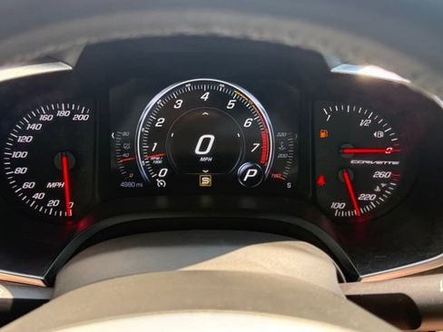 Used 2019 Chevrolet Corvette Stingray Coupe RWD image 23