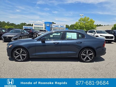 Used 2024 Volvo S60 B5 Core FWD image 2