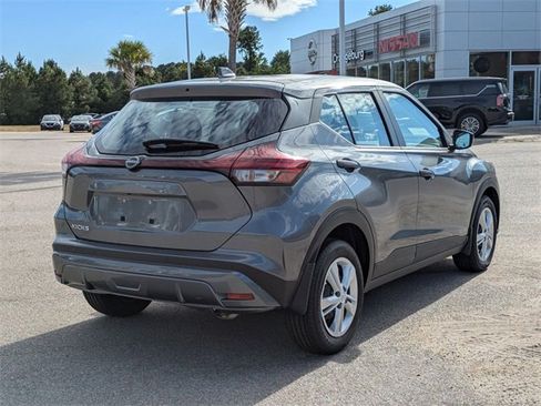 New 2025 Nissan Kicks Play S image 3