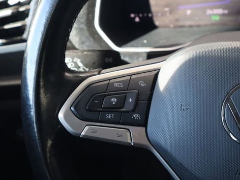 Used 2022 Volkswagen Jetta SE image 22