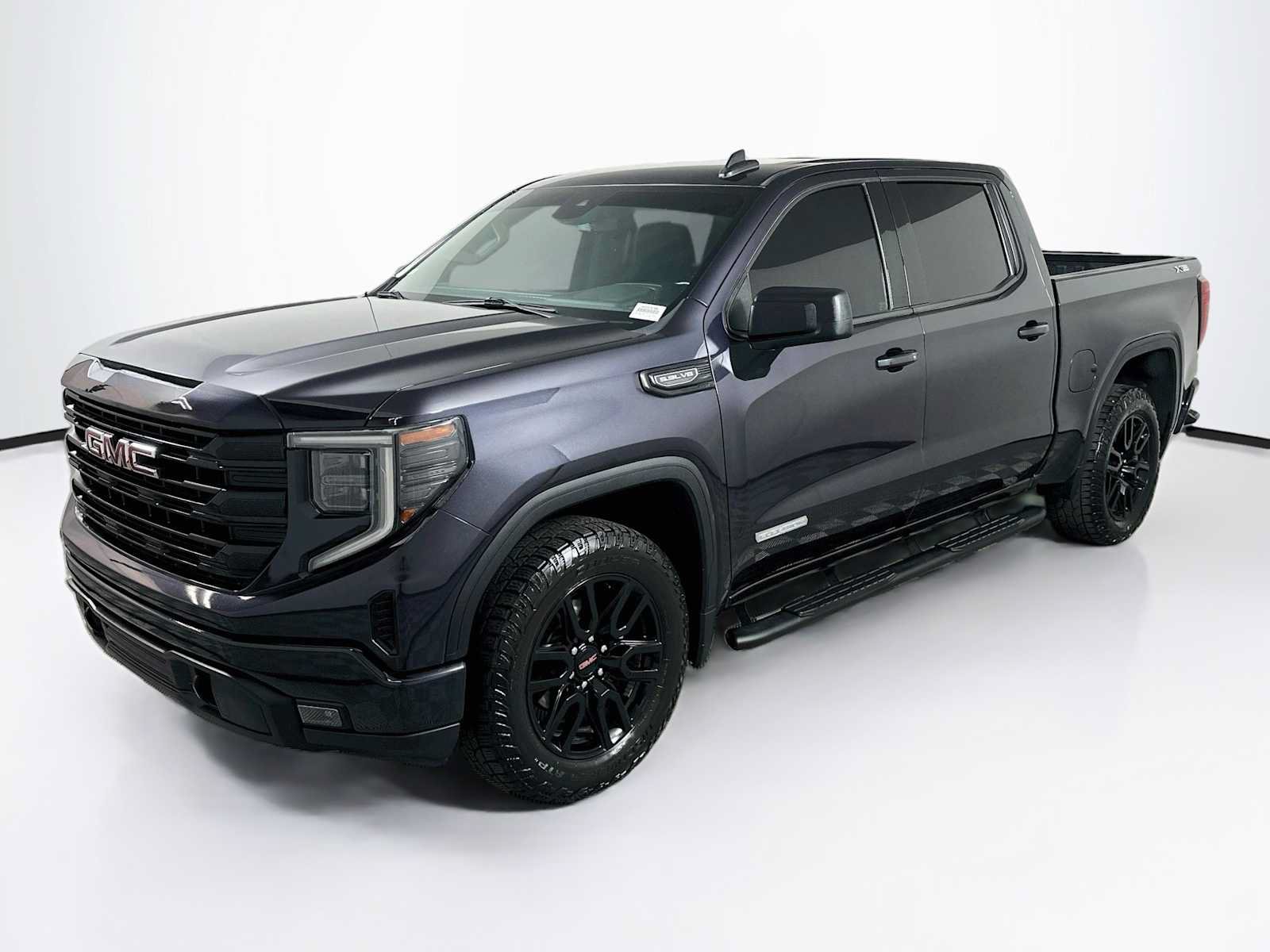 Used 2022 GMC Sierra 1500 Elevation w/ X31 Off-Road Package AWD/4WD image 1