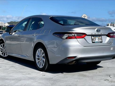 Used 2021 Toyota Camry LE FWD image 4