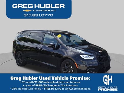 Used 2025 Chrysler Pacifica Limited FWD image 1