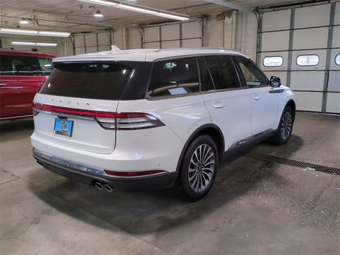 Certified 2023 Lincoln Aviator Reserve w/ Equipment Group 201A image 5