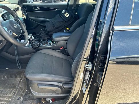 Used 2019 Kia Sorento L FWD image 8